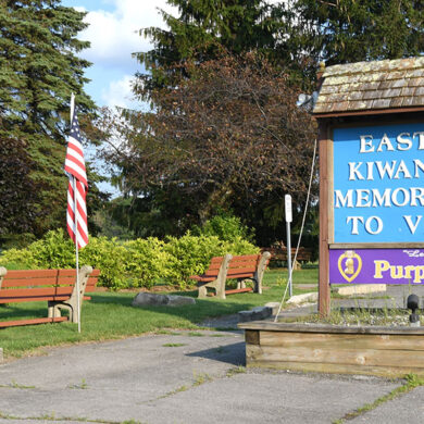 East Hills Kiwanis Memorial Park to Veterans sign